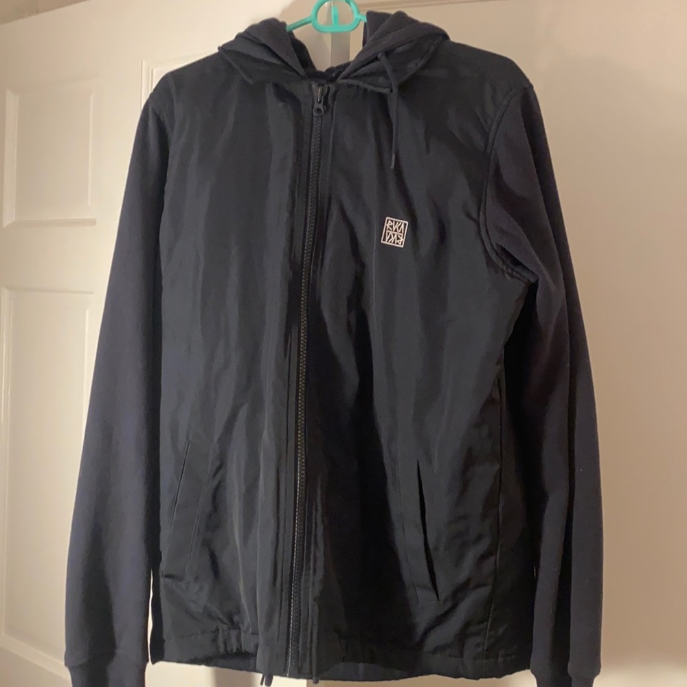 RVCA wind resistant hoodie w/ zip and collar